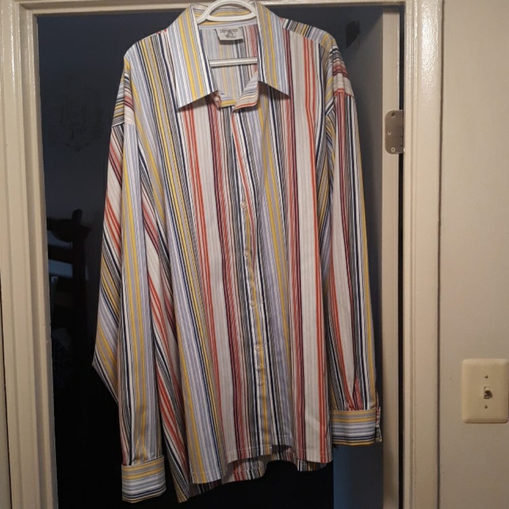 Shirt - Picture 4 of 4